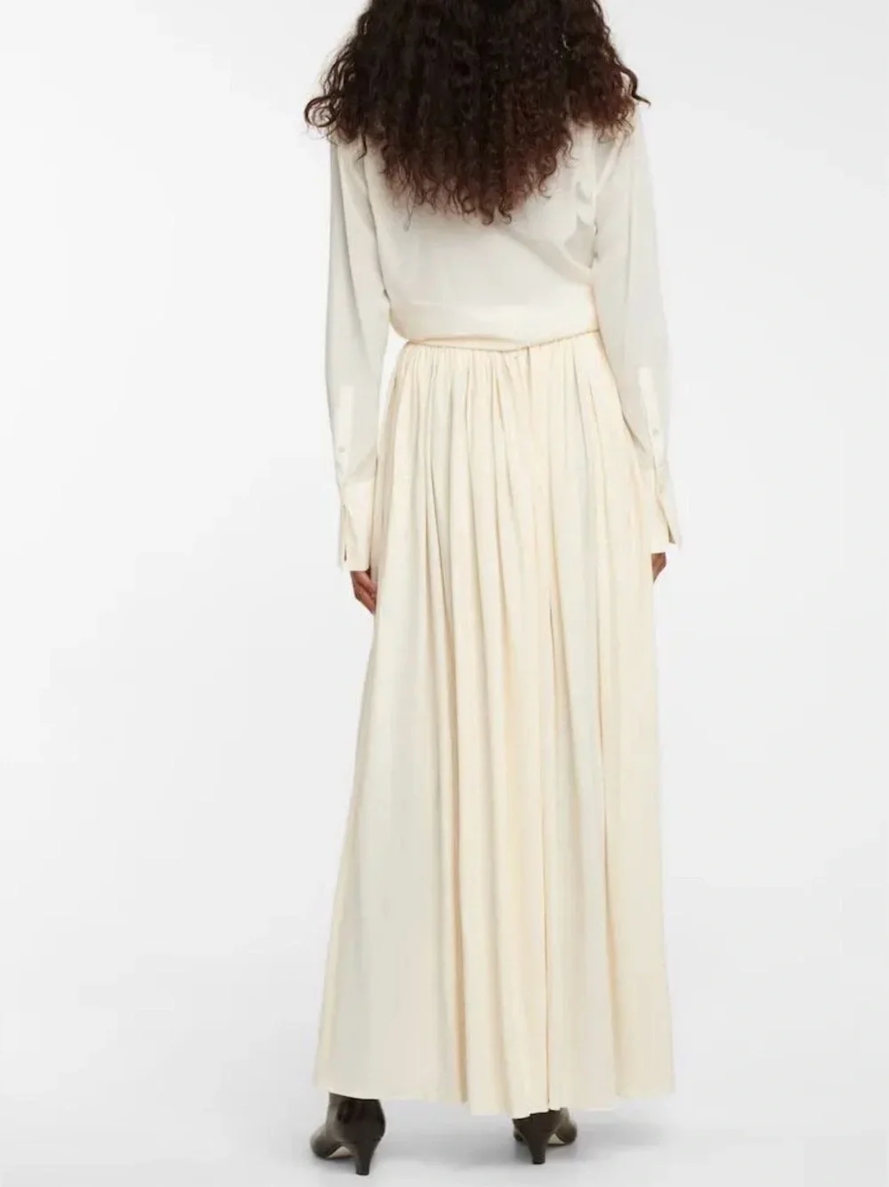 EUC Khaite Lowell Pleated Maxi Skirt in Cream Sz 4